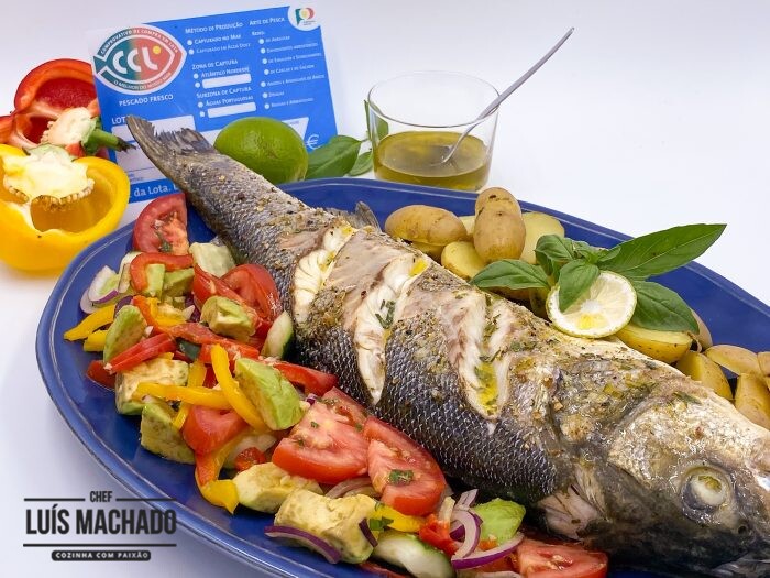 Robalo com limão e manjerição