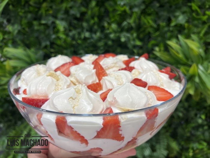Delicia de morangos e iogurte
